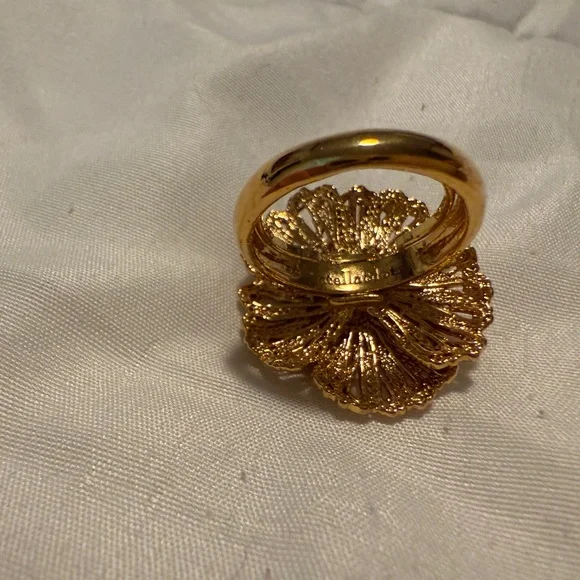 New Stella and Dot Elegant Gold Floral Ring - Picture 4 of 4